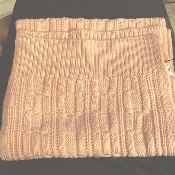 Calvin Klein pink cable knit recycled polyester scarf - Picture 2 of 6